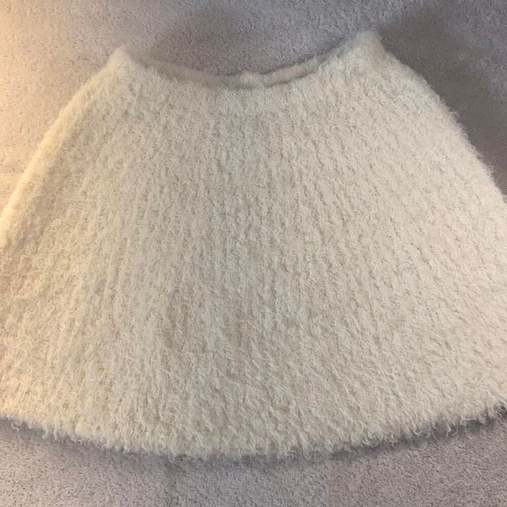 H-m Women's Cream and White Skirt
